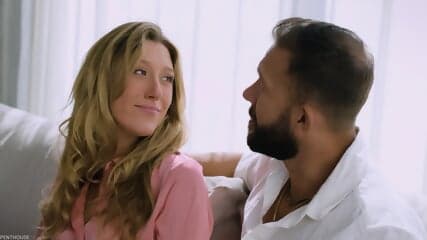 Penthouse Gold - Addison Vodka 4K